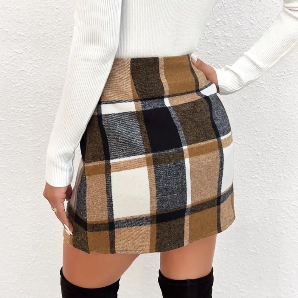 Chic Plaid Flannel Soft & Cozy Mini Skirt - Brown, Black, White New Boutique - Picture 3 of 3